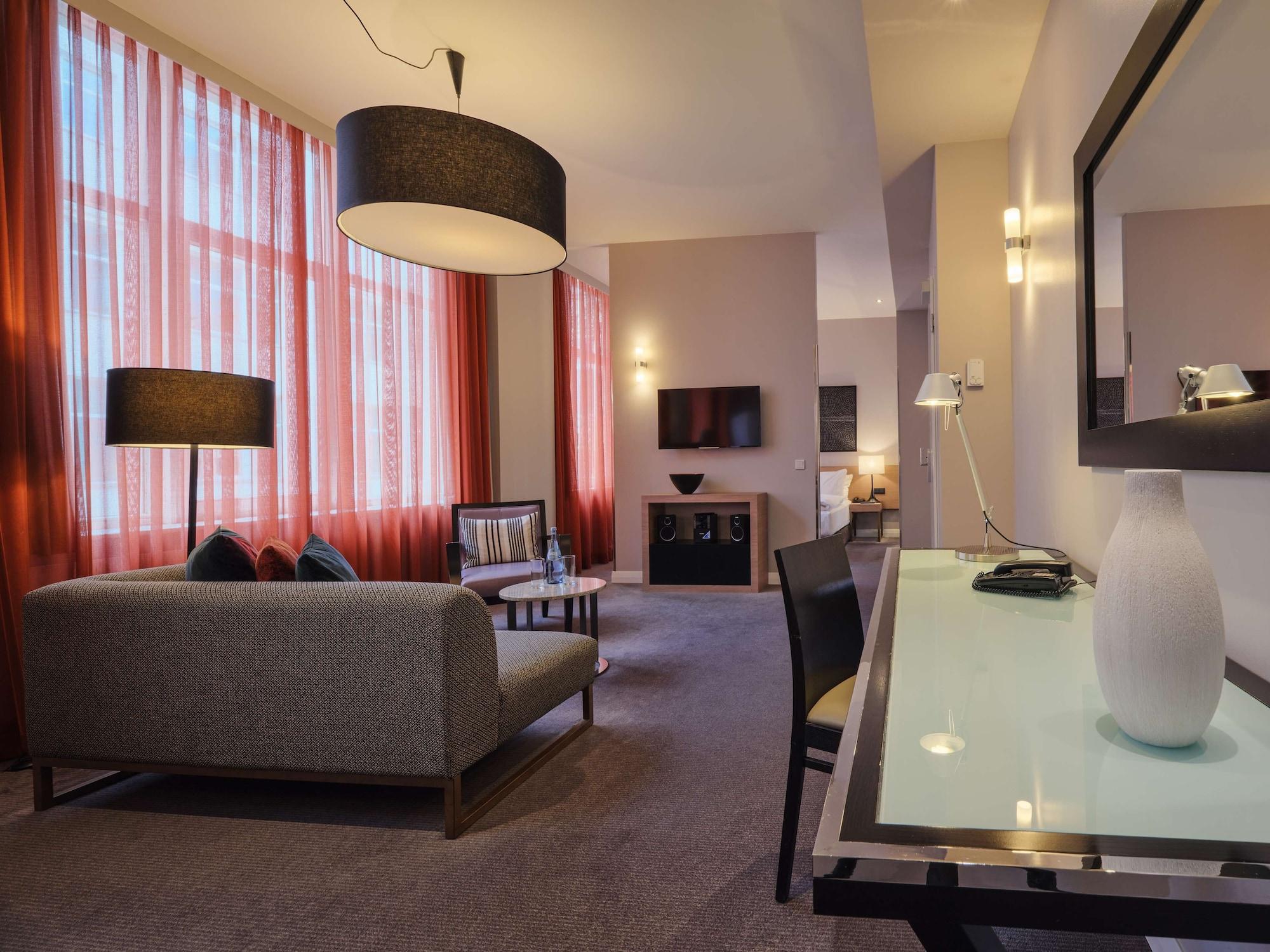Adina Apartment Hotel Berlin Checkpoint Charlie Berlim Exterior foto