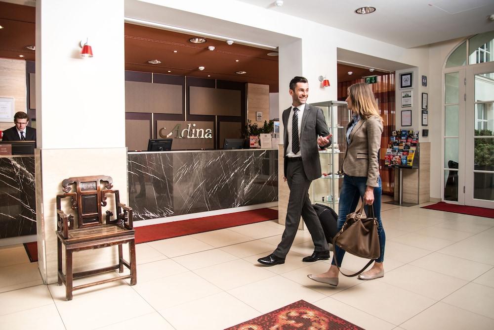 Adina Apartment Hotel Berlin Checkpoint Charlie Berlim Exterior foto