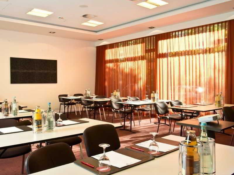 Adina Apartment Hotel Berlin Checkpoint Charlie Berlim Exterior foto